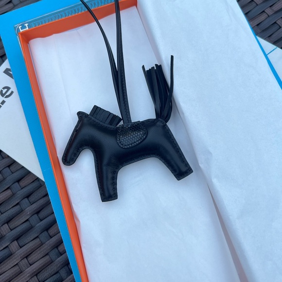 Hermes Milo Lambskin Lizard Touch Grigri Rodeo Horse Bag Charm PM So Black - Picture 3 of 6